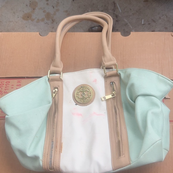 Purses - Picture 4 of 4